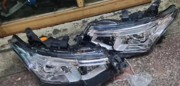 Outlander Model 2018 Headlight Xenon - main view