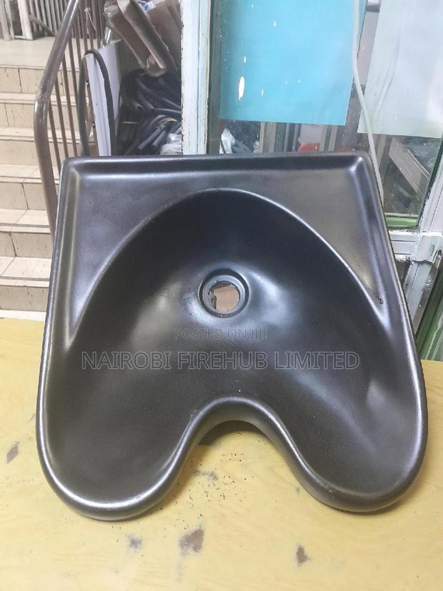 Saloon Sinks Made Of Fibre - thumbnail 3