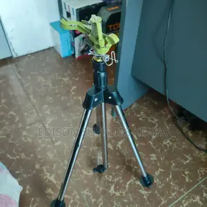 Tripod Sprinkler Stand Spike Stand Metallic Jet Sprinkler