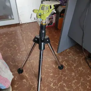 Tripod Sprinkler Stand Spike Stand Metallic Jet Sprinkler