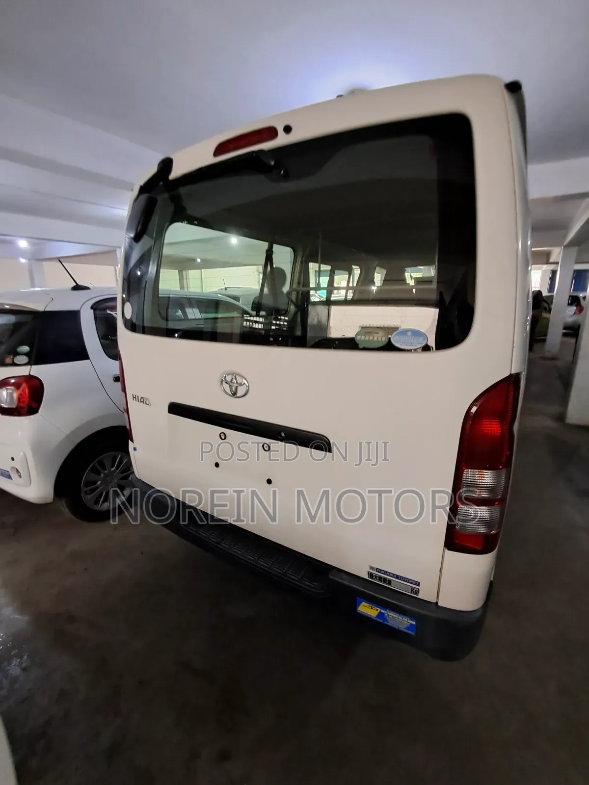 Toyota HiAce 2017 White