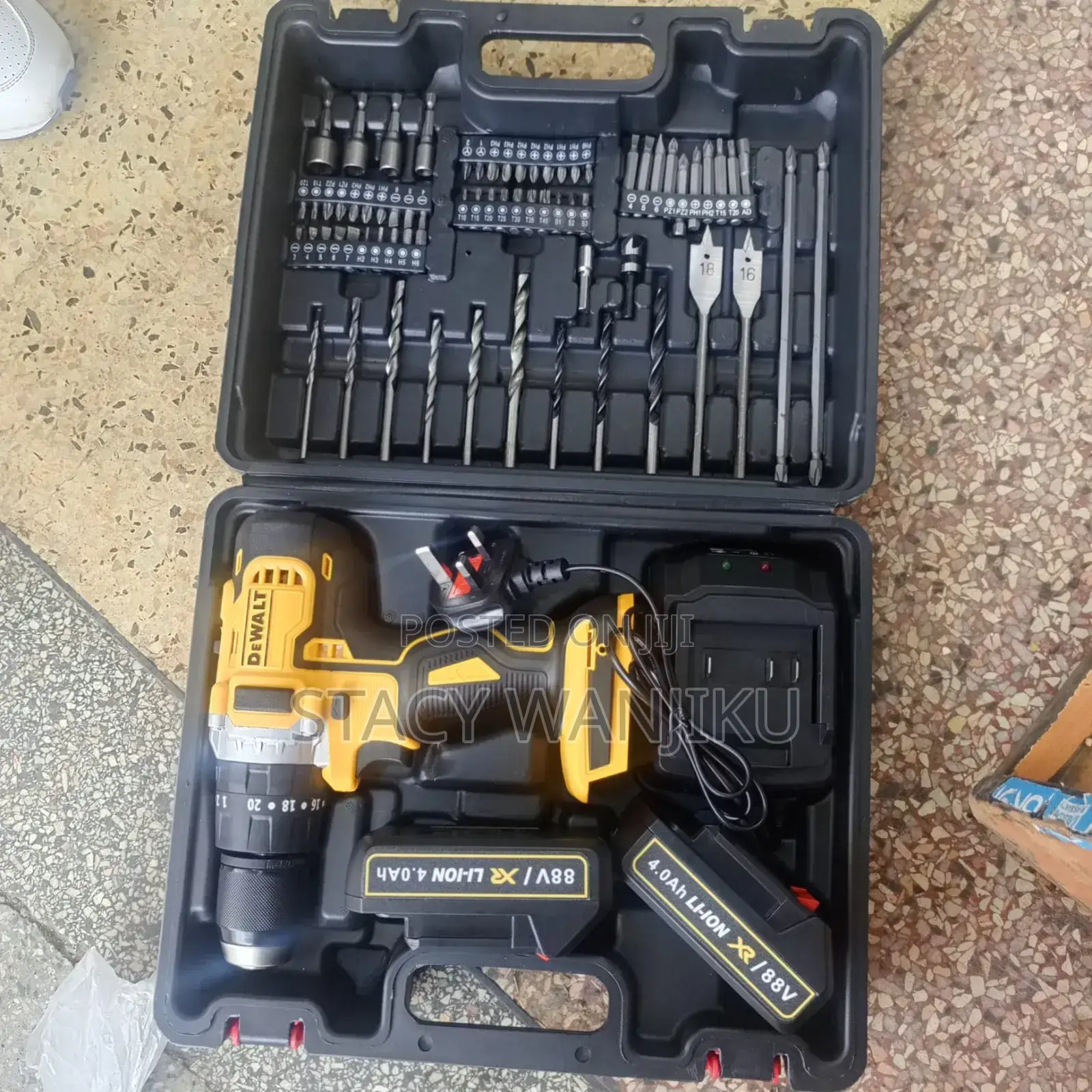 New Dewalt Rechargeable Drill/ 88v Dewalt Powerful Drill