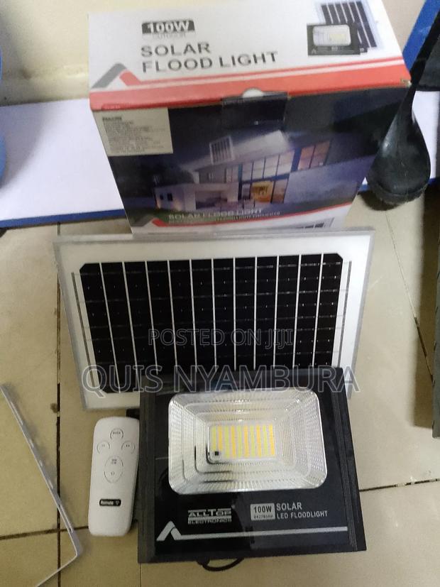 Affordable Solar Floodlight 100w - main view