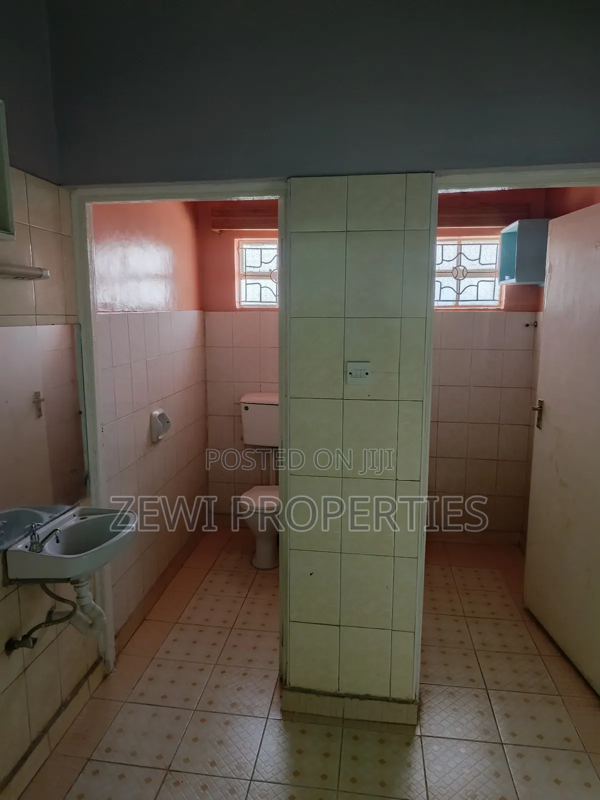 3bdrm Bungalow in Oluulua for sale
