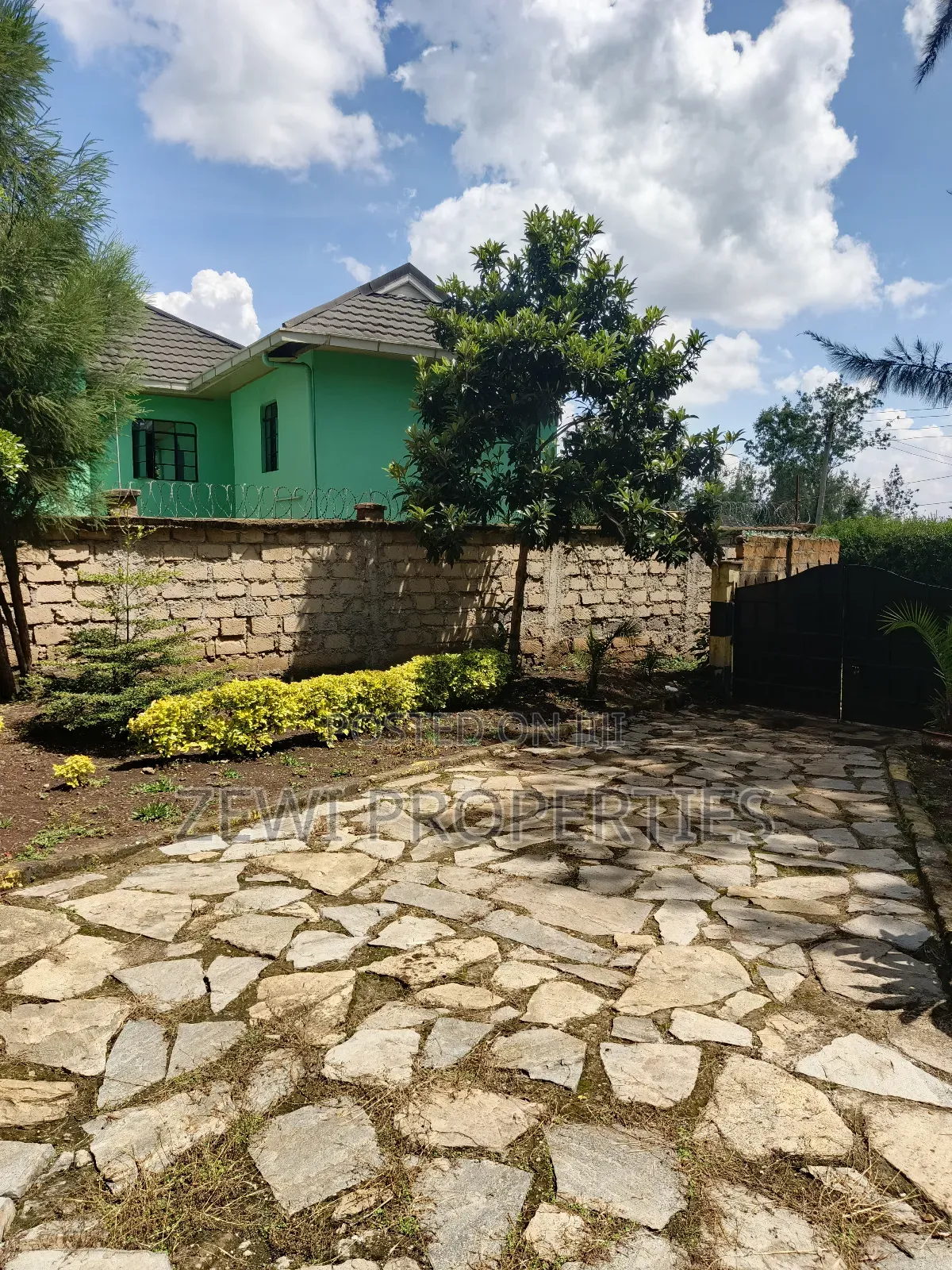 3bdrm Bungalow in Oluulua for sale