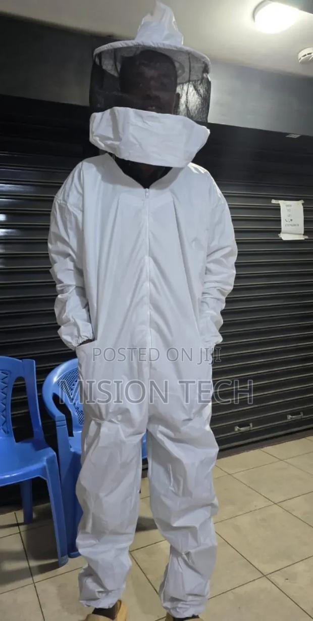 Bee Suit and Bee Protective Gloves 