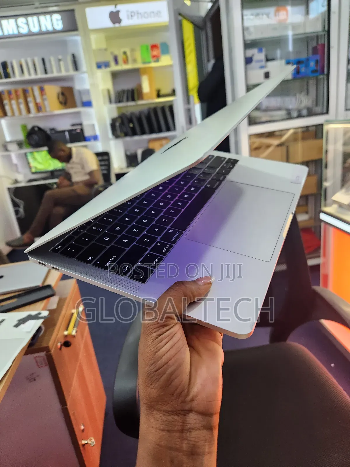 Laptop Apple MacBook Pro 8GB Intel Core I5 SSD 256GB