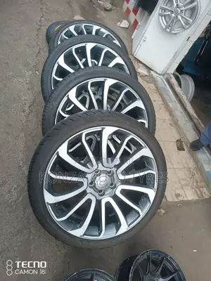 Rang Rover Rims And Tyres Size 22