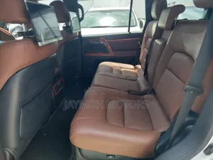 Toyota Land Cruiser 2015 Silver