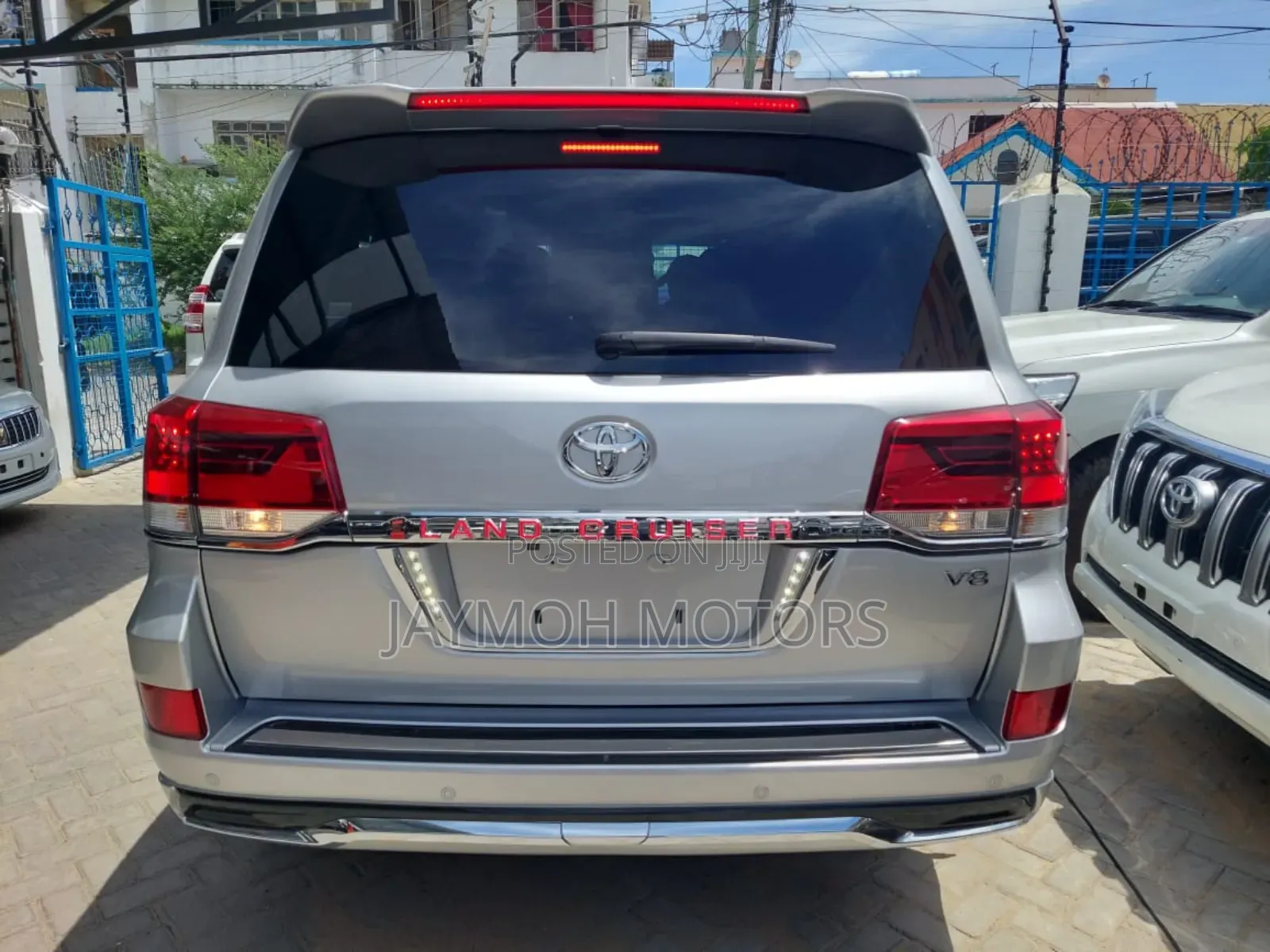 Toyota Land Cruiser 2015 Silver