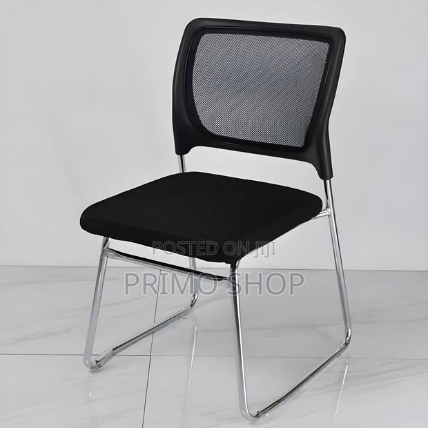 Ergonomic Black Mesh Office Chair With Modern Style - thumbnail 3