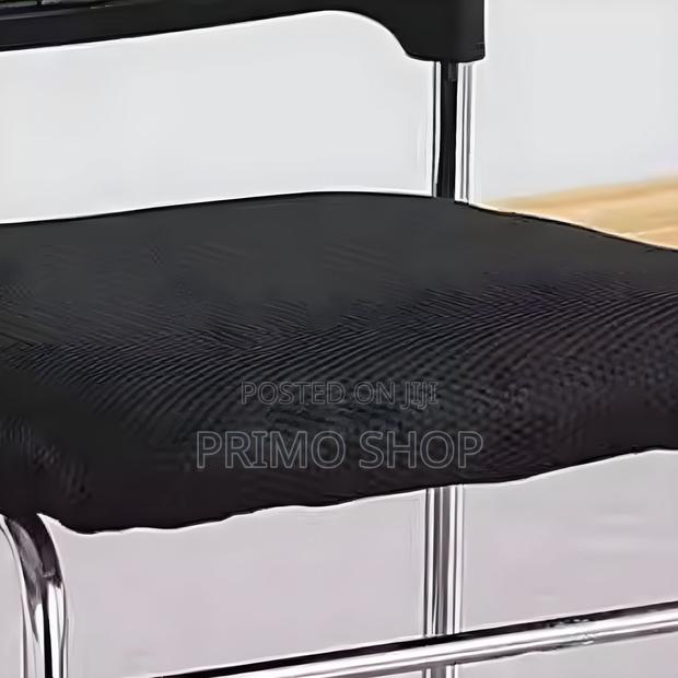 Ergonomic Black Mesh Office Chair With Modern Style - thumbnail 6