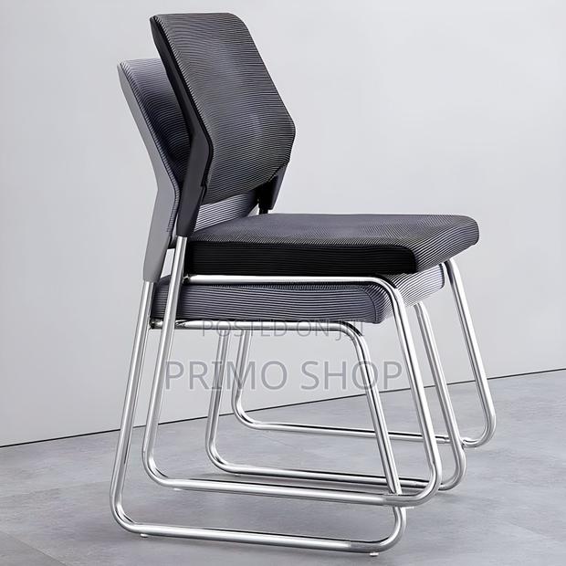 Ergonomic Black Mesh Office Chair With Modern Style - main view