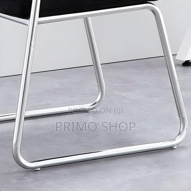 Ergonomic Black Mesh Office Chair With Modern Style - thumbnail 4