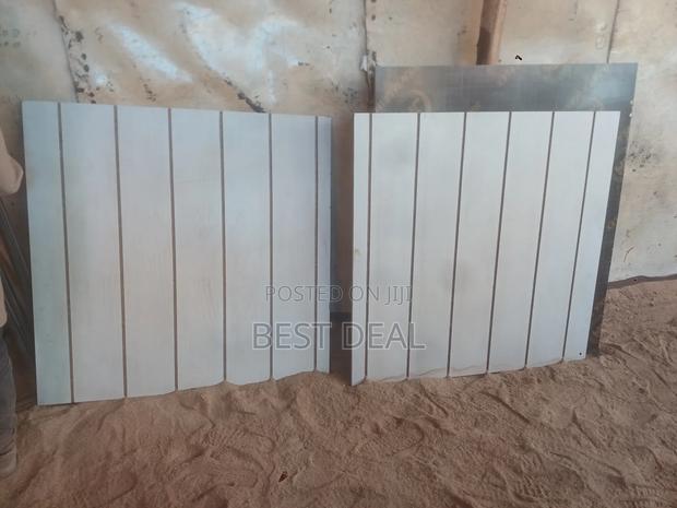 Shop Display Slat Board Display Shelves - thumbnail 2