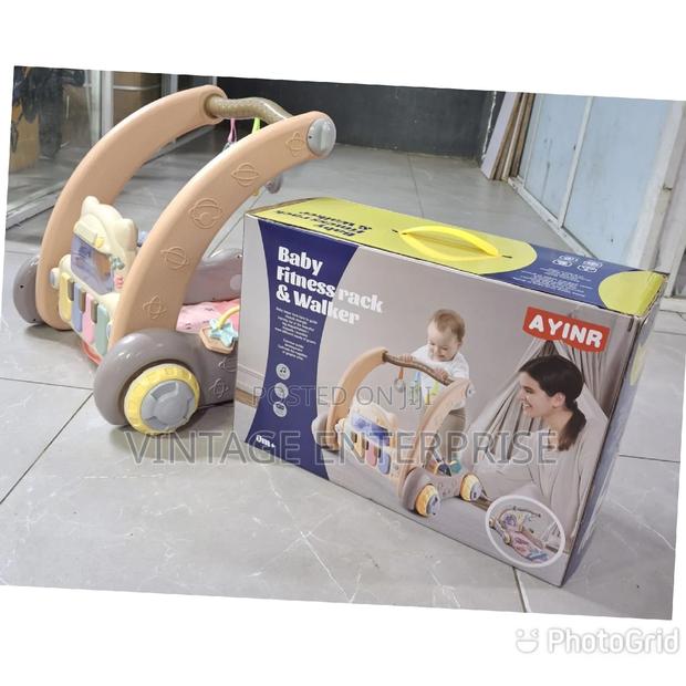 *Push Walker With Piano Playmat