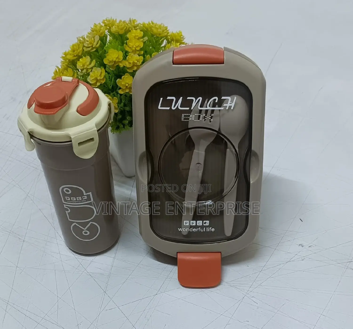 *Lunch Box With Water Bottle