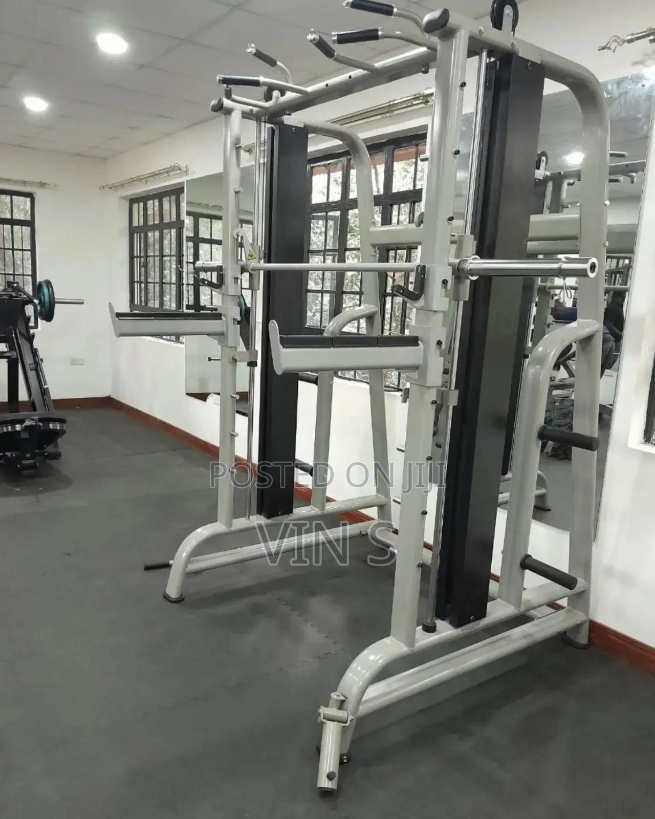 Smith Machines/Smîth Mâchines/Smìth Mãchines/Smíth Máchines