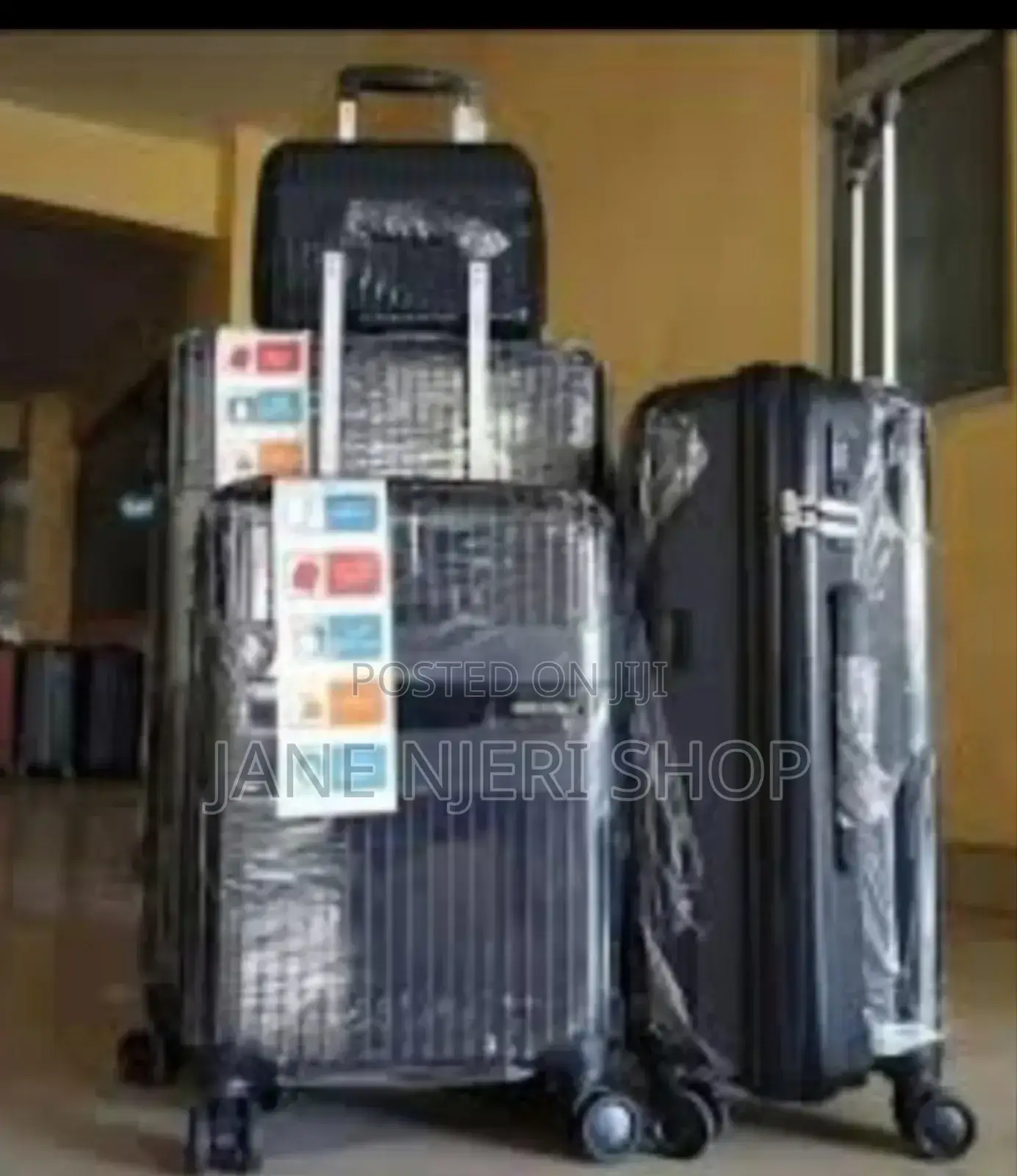 Luxurious 4 In 1 Unbreakable Rubber Suitcase (Travel)