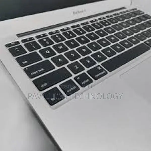 Laptop Apple MacBook Air 4GB Intel Core I5 SSD 128GB