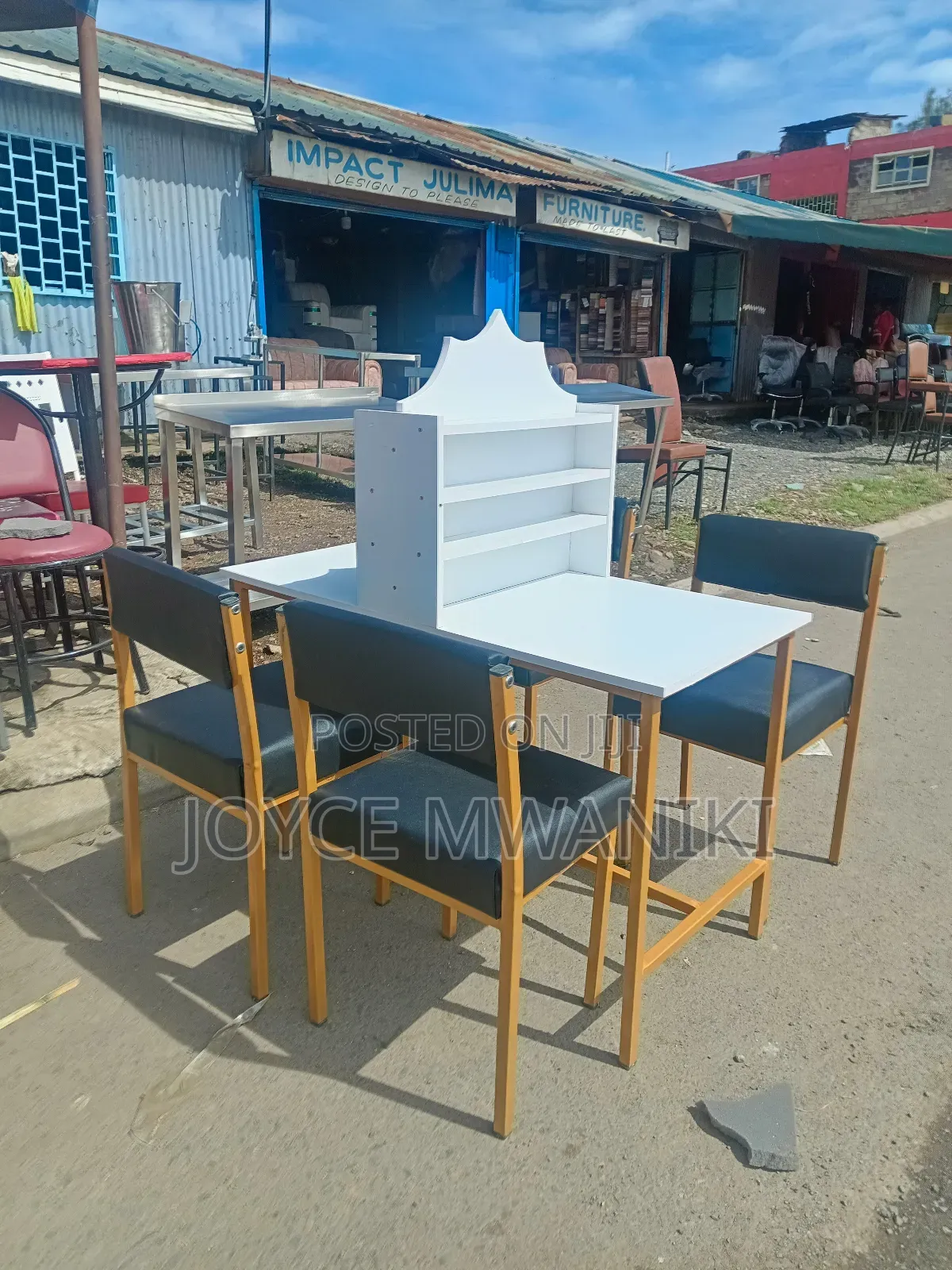 4 Seater Manicure Set, Black and Gold Seats, White Table 