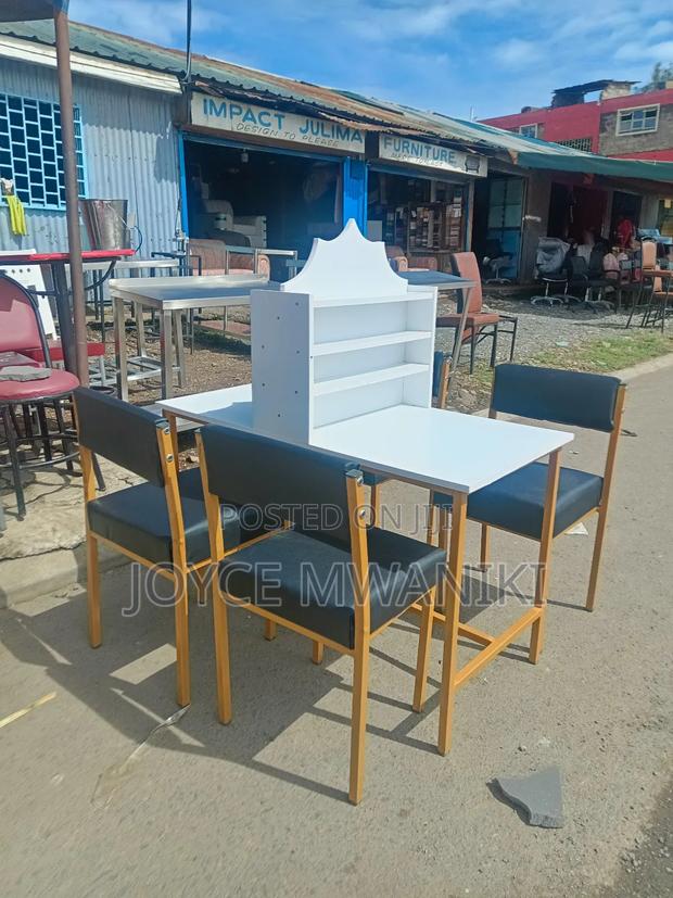 4 Seater Manicure Set, Black and Gold Seats, White Table - thumbnail 3