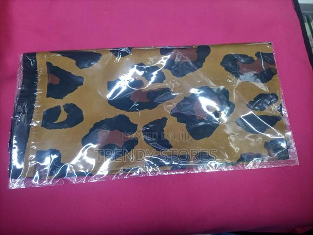 Printed Short Neck Scarf - thumbnail 3