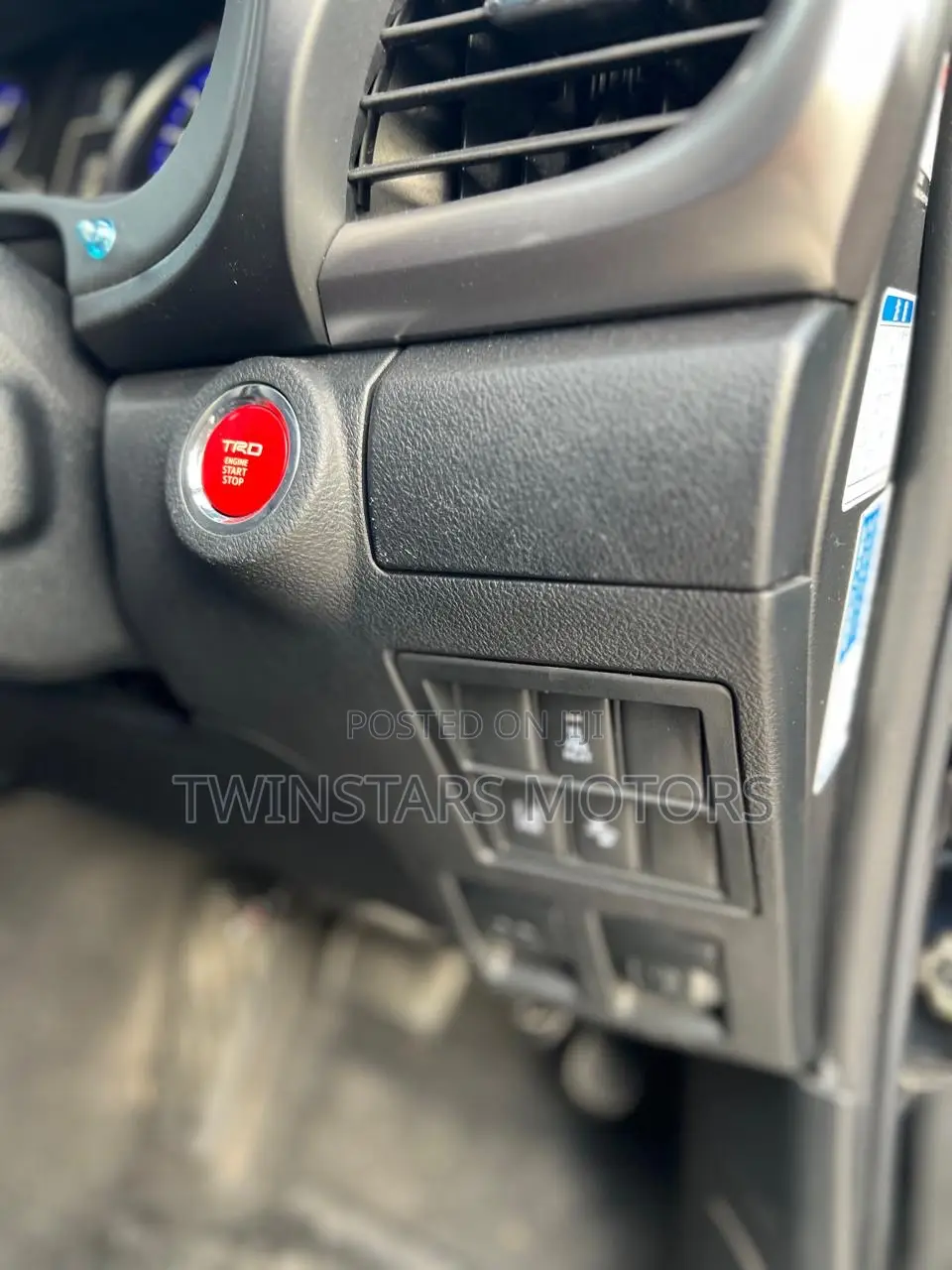 Toyota Hilux 2019 Black