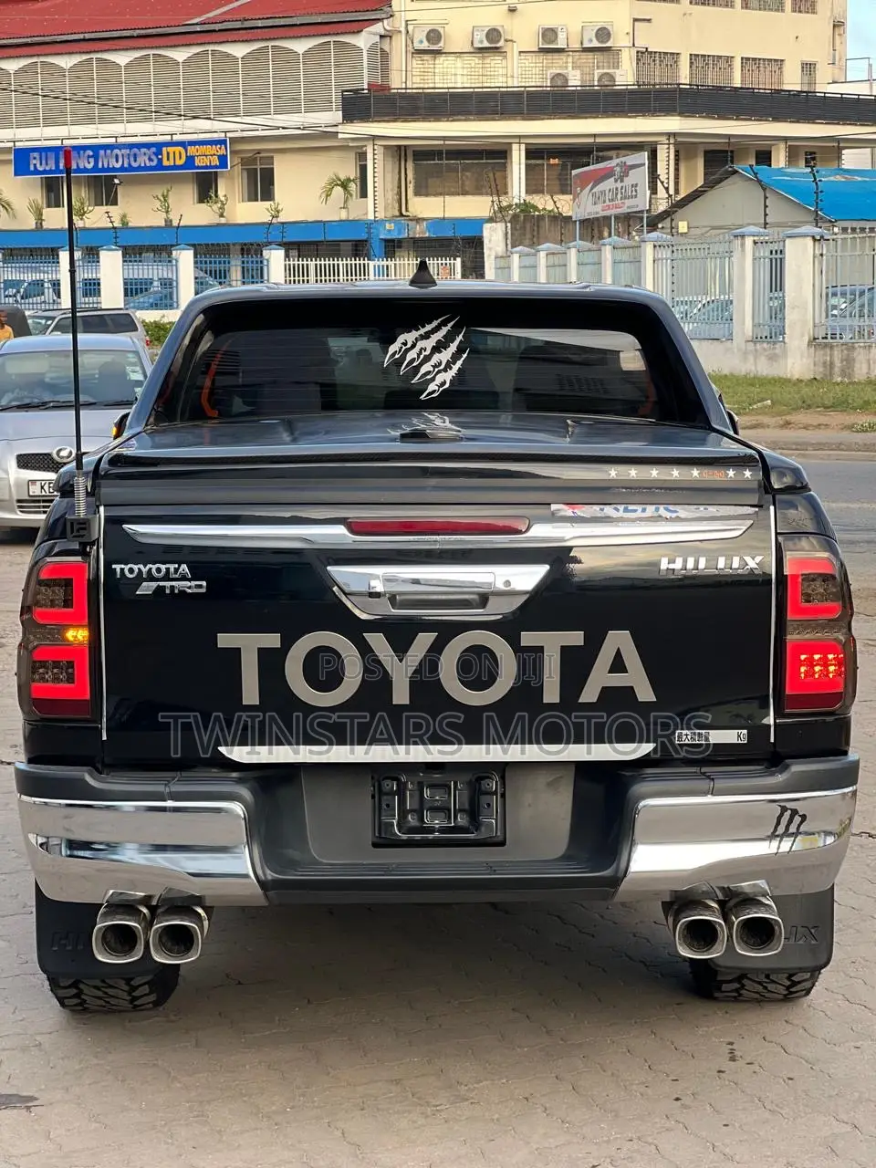 Toyota Hilux 2019 Black
