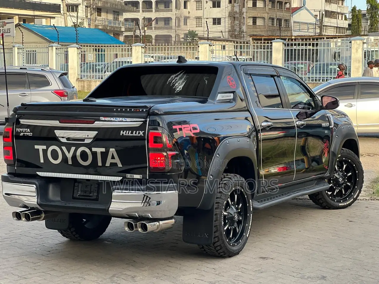 Toyota Hilux 2019 Black