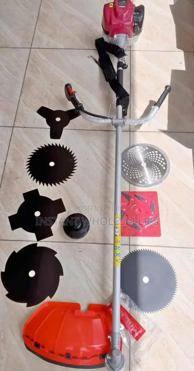 4 Stroke Brush Cutters With Blades