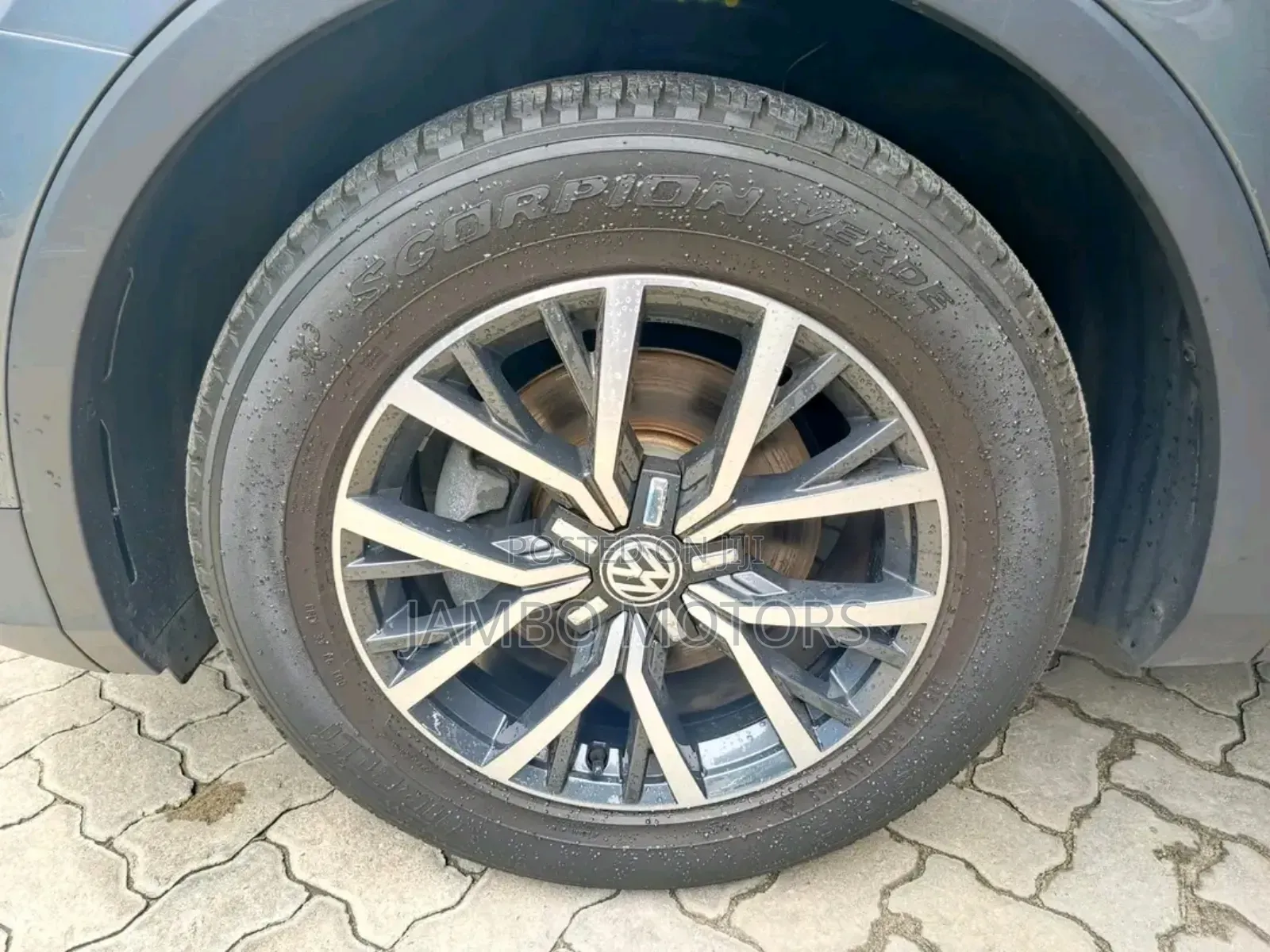 Volkswagen Tiguan 2.0T SE FWD 2018 Gray