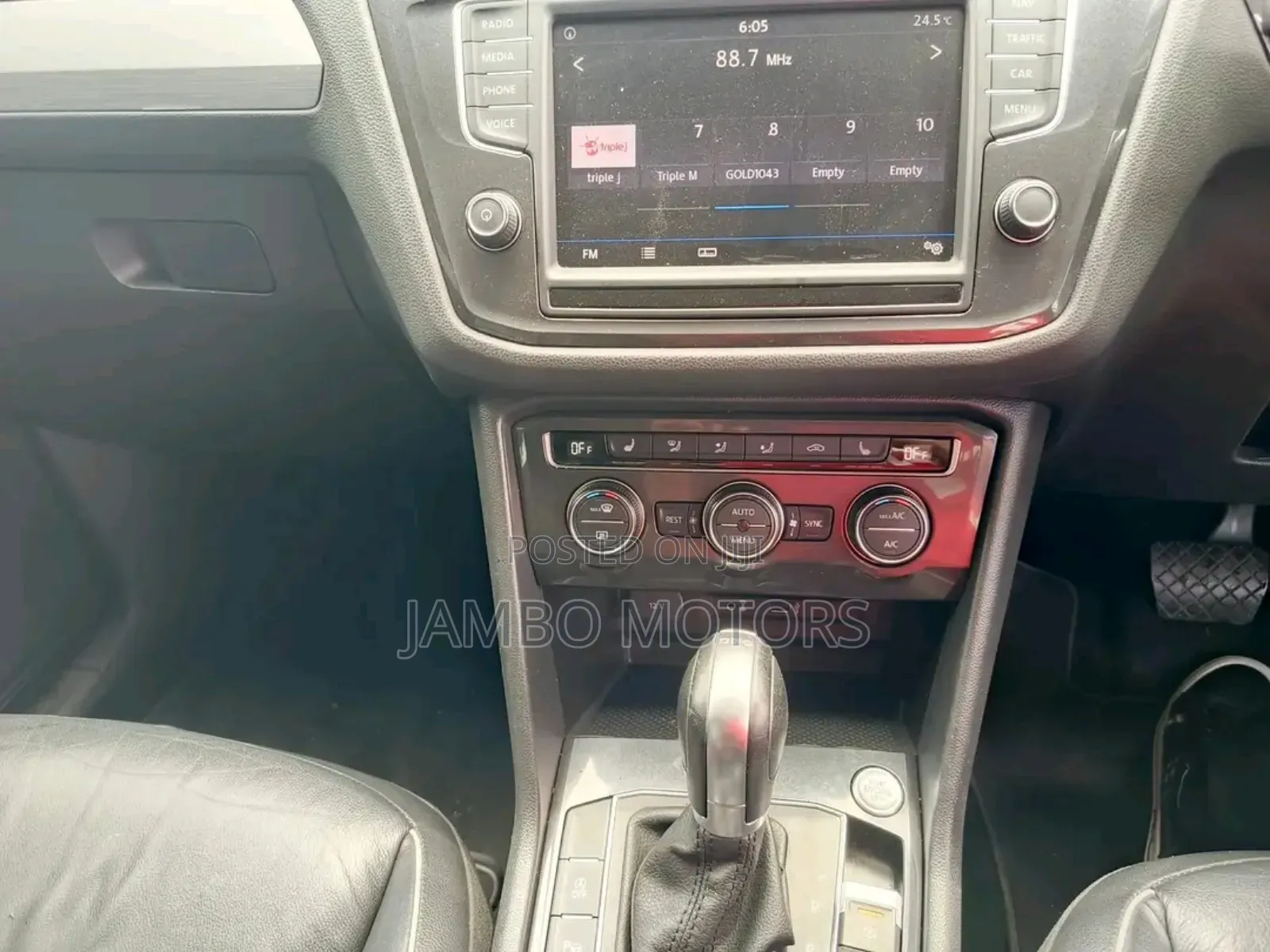 Volkswagen Tiguan 2.0T SE FWD 2018 Gray