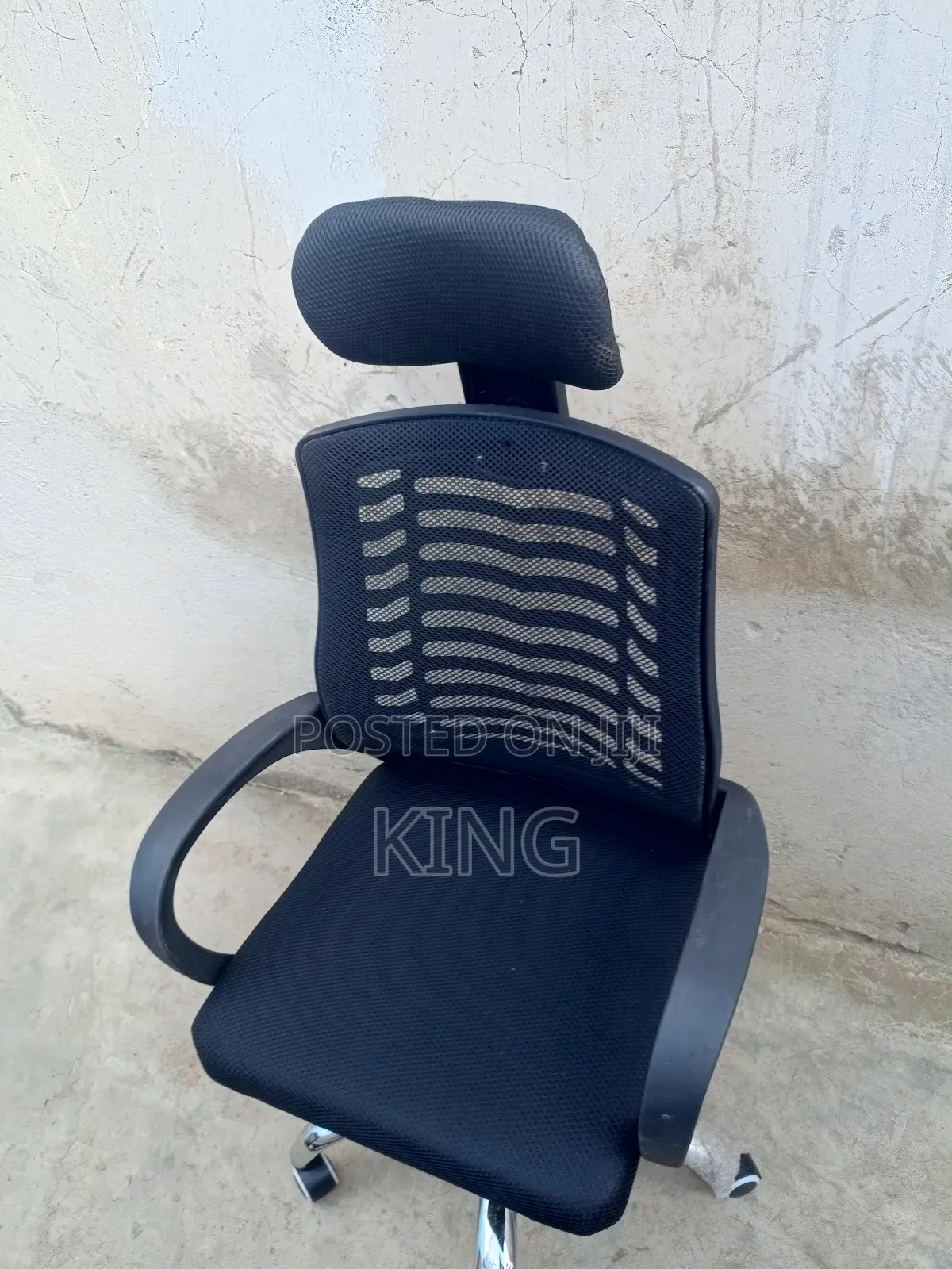 Excited Headrest Chair