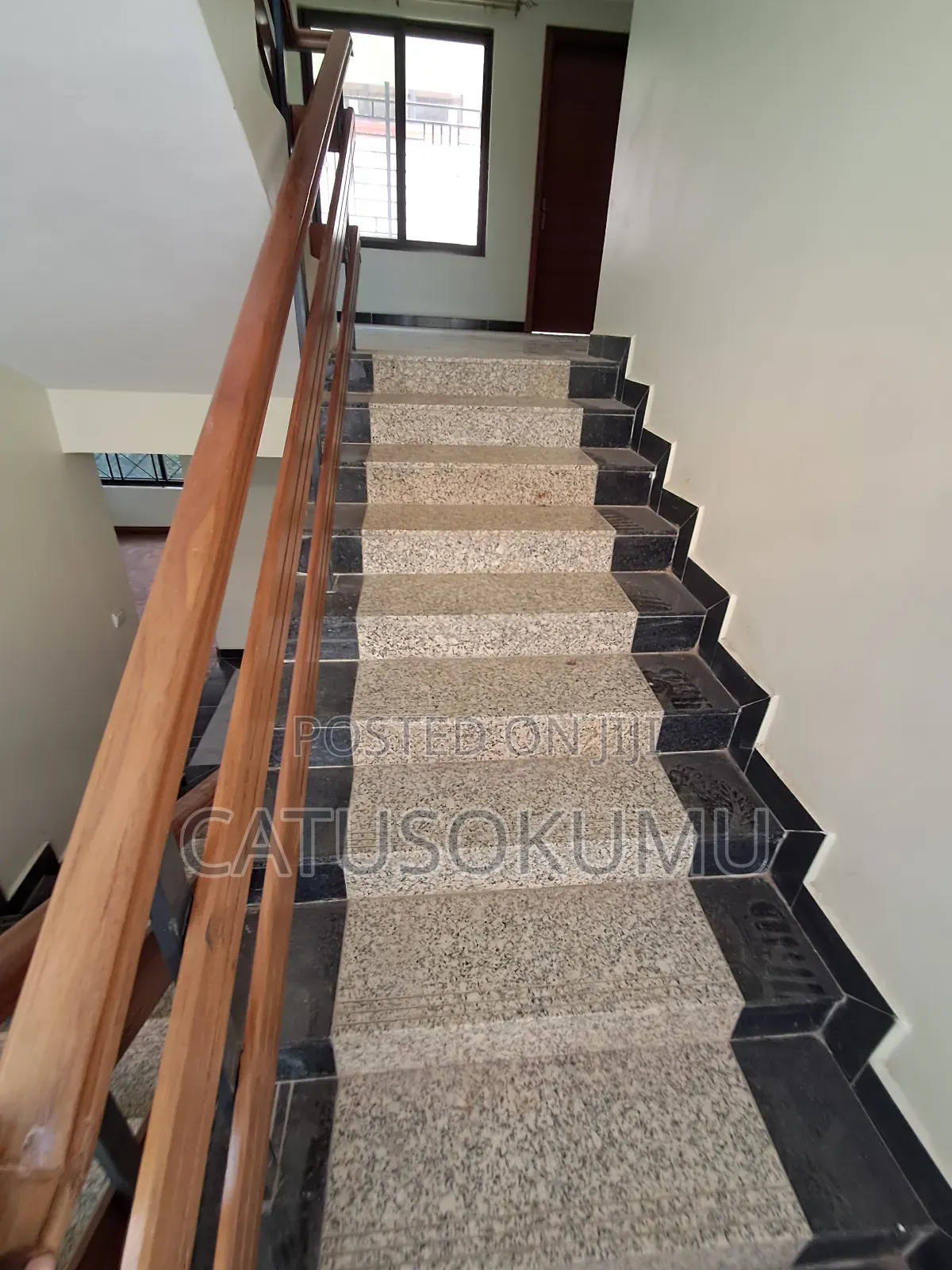 5bdrm House in Katani for rent