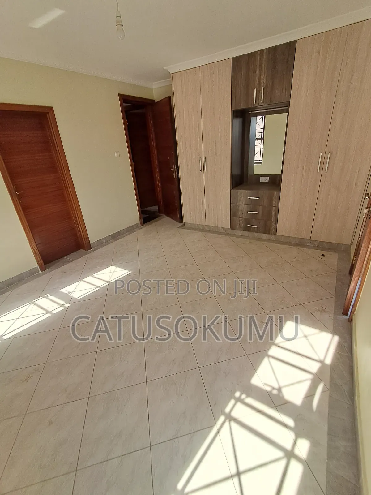 5bdrm House in Katani for rent