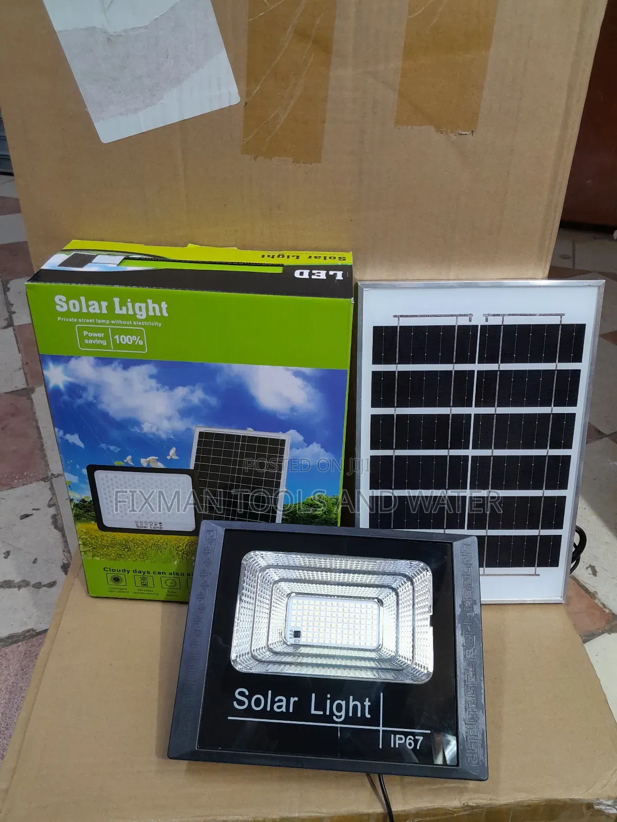 LED Solar Flood Light 100 Watts + Remote