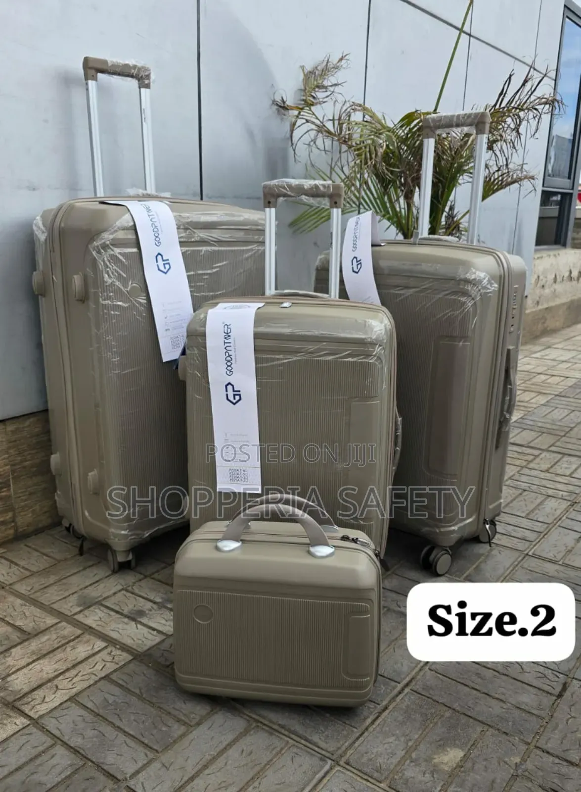 4in1 Luxurious Fibre Suitcase