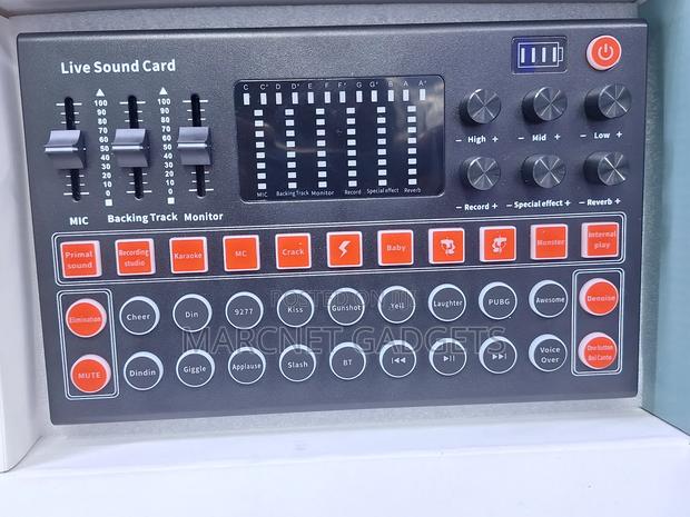 Universal Sound Card 11 Modes Bluetooth 3 Microphone Slot - main view