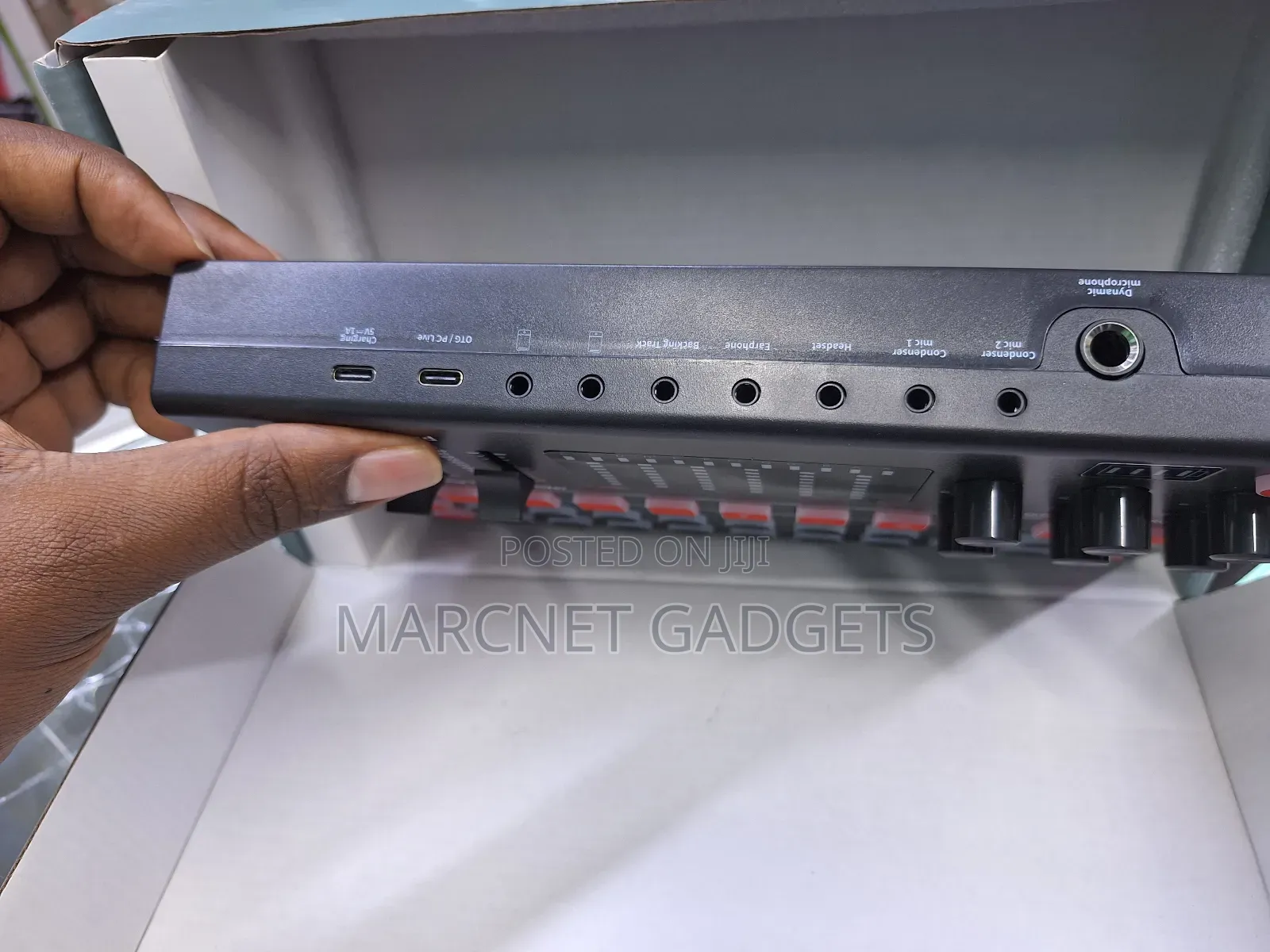 Universal Sound Card 11 Modes Bluetooth 3 Microphone Slot