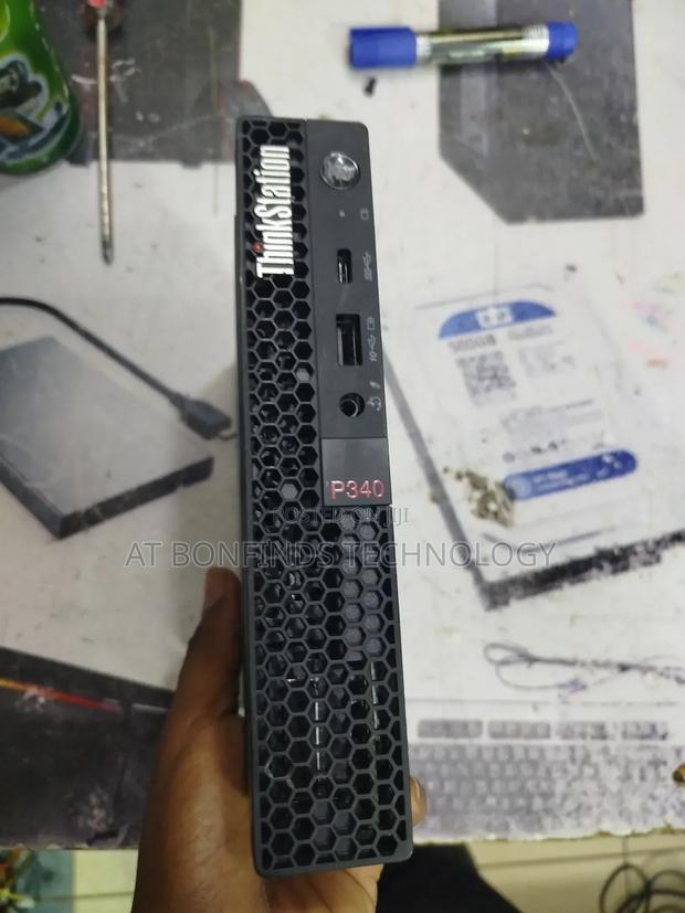 Desktop Computer Lenovo ThinkStation P330 16GB Intel Core I7 SSD 512GB - main view