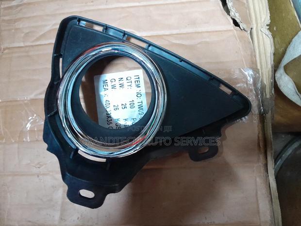 Auris 2012 Foglight Covers - main view