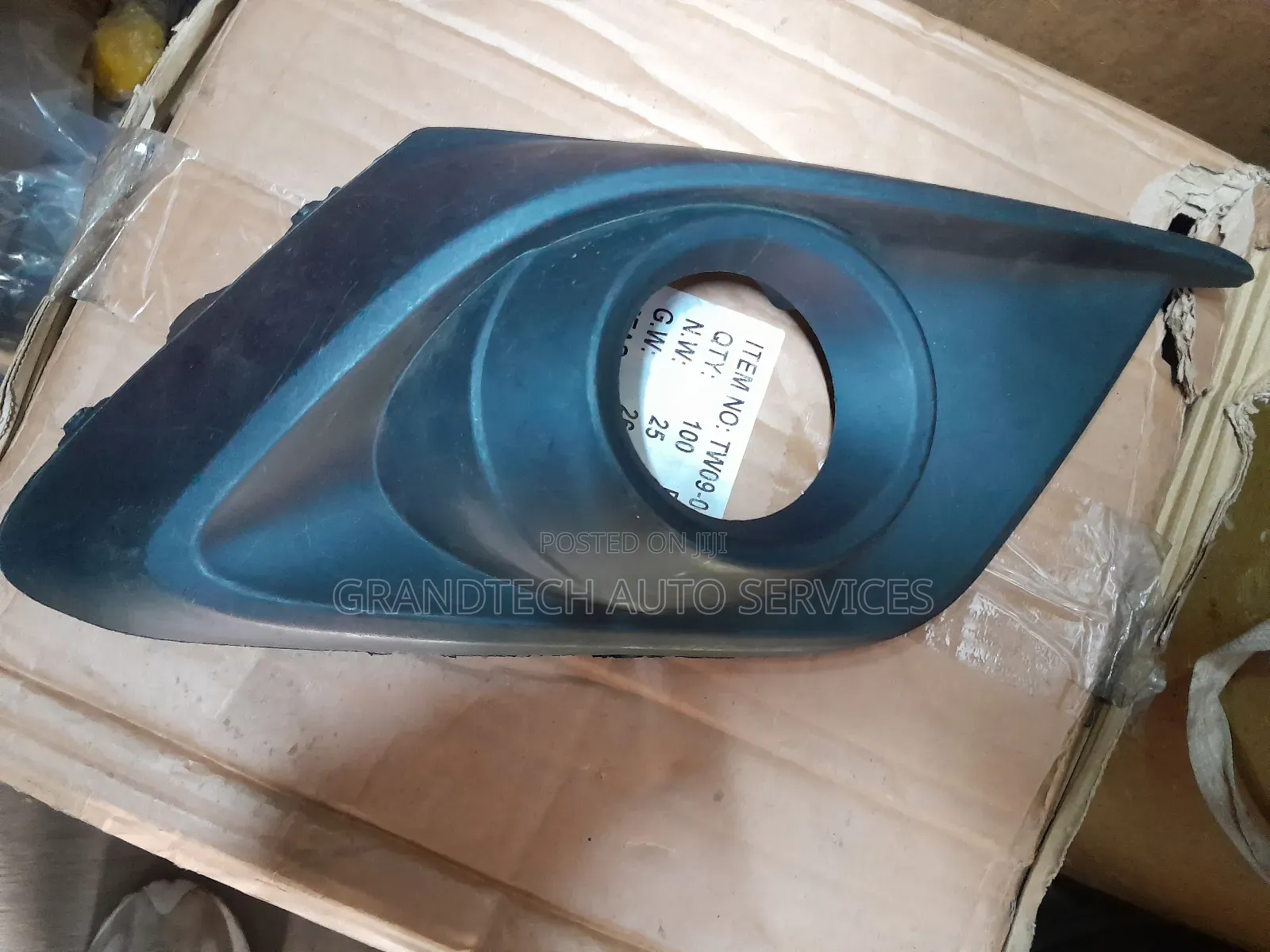 Axela 2014 Foglight Cover