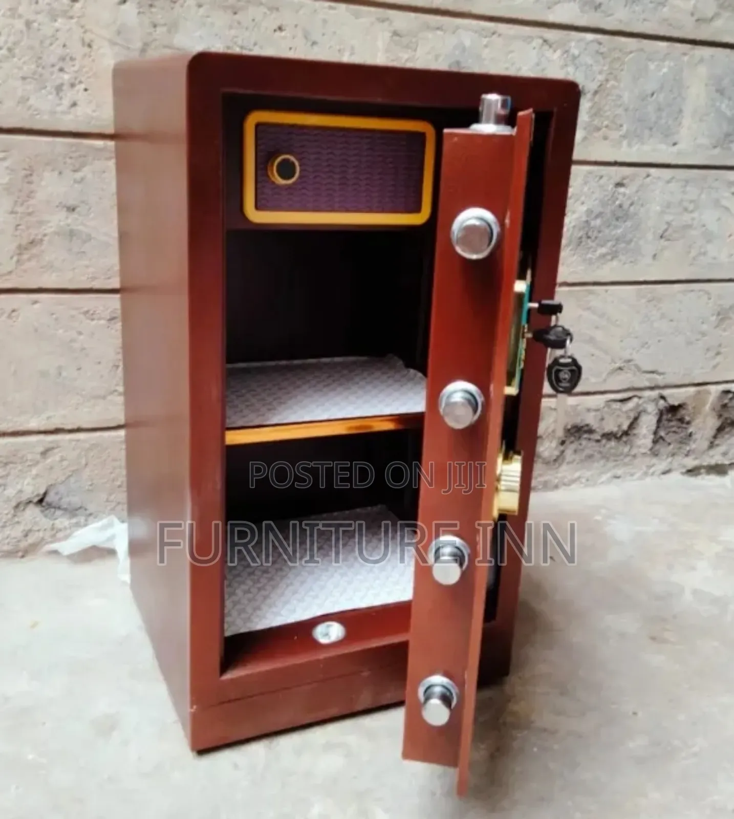 Safe Box With Lockable Key.