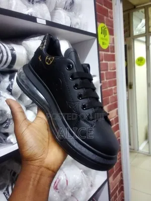 Lv Sneakers