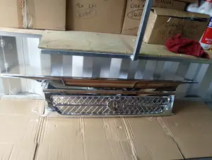 Toyota Hiace 5l/3l Chrome Grille