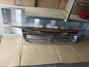 Toyota Hiace 5l/3l Chrome Grille
