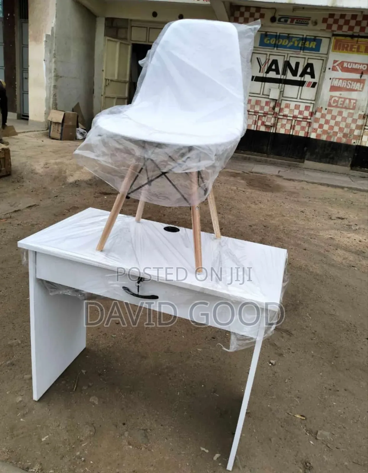 Salon Table and Chair