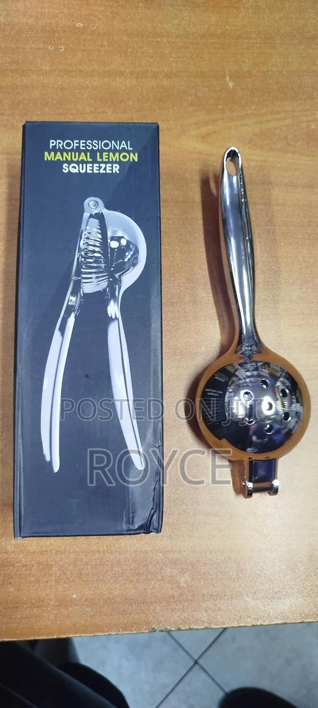 Professional Heavy Duty Lemon Squeezer - thumbnail 3