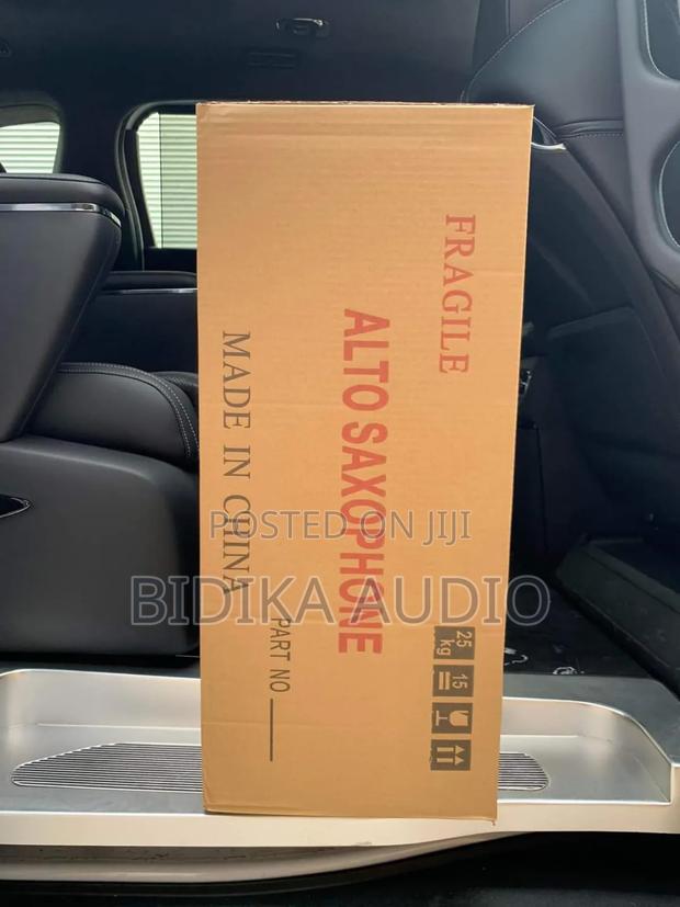 Yamaha Alto Saxophone - thumbnail 4